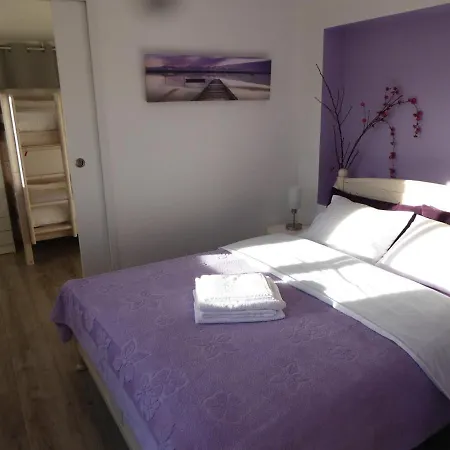 Bas De Jardin Plein Sud Proche Clim-wifi Сasa de vacaciones Saint-Mandrier-sur-Mer