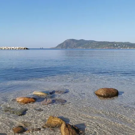 Bas De Jardin Plein Sud Proche Clim-wifi 펜션