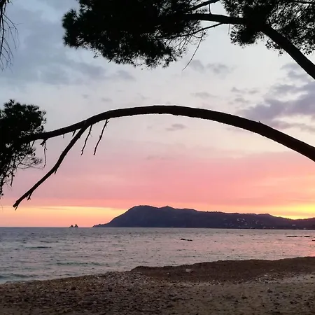 Bas De Jardin Plein Sud Proche Clim-wifi 펜션 *